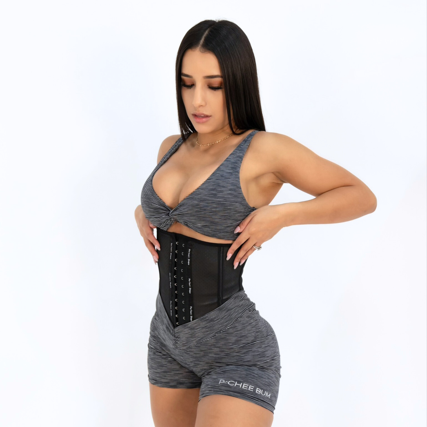 SHAPE YOUR WAIST ⌛️ with our PerfectShape Short Torso Waist Trainer 3 Hook  (Nude) LINK IN BIO 🛍